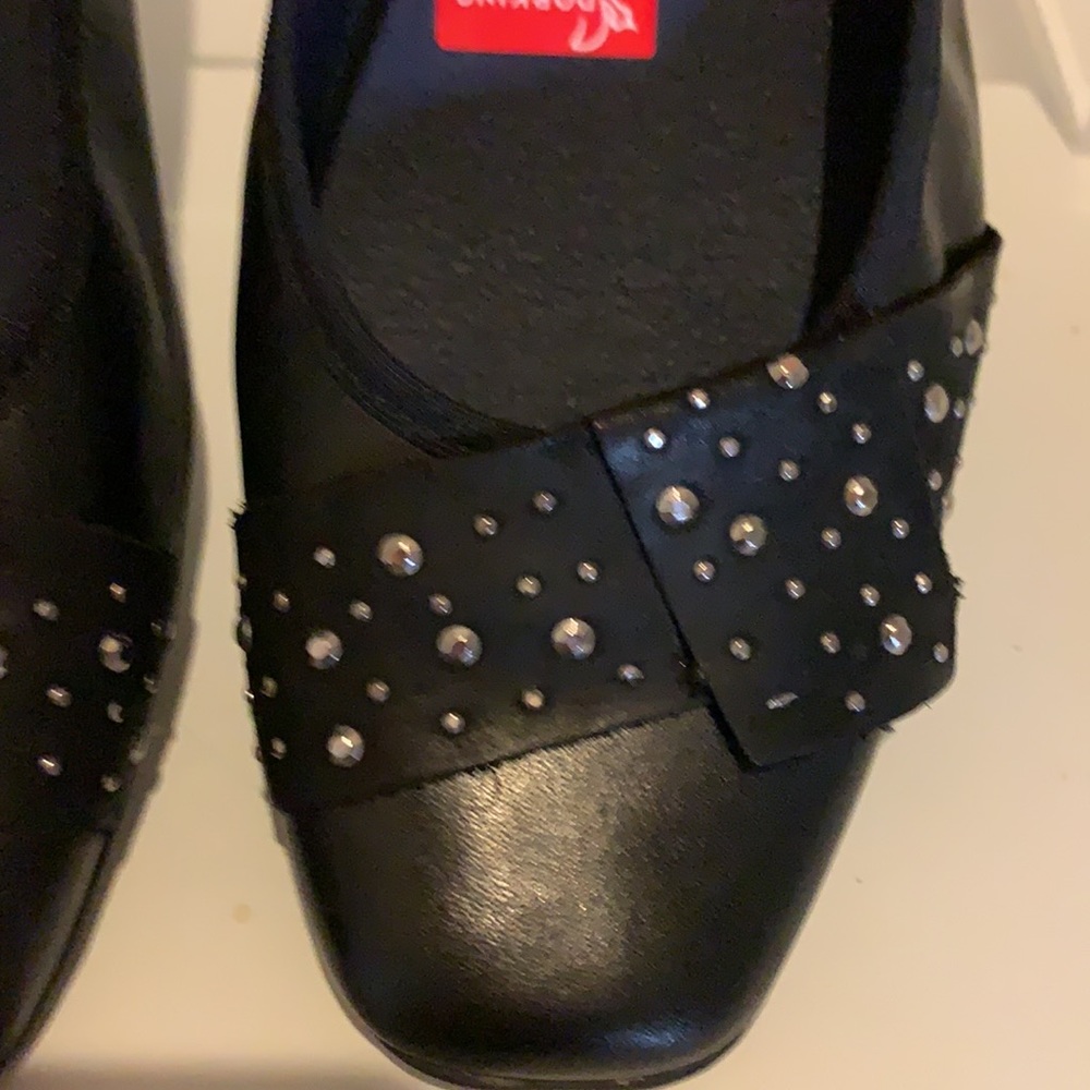 Used in excellent condition black shoes !